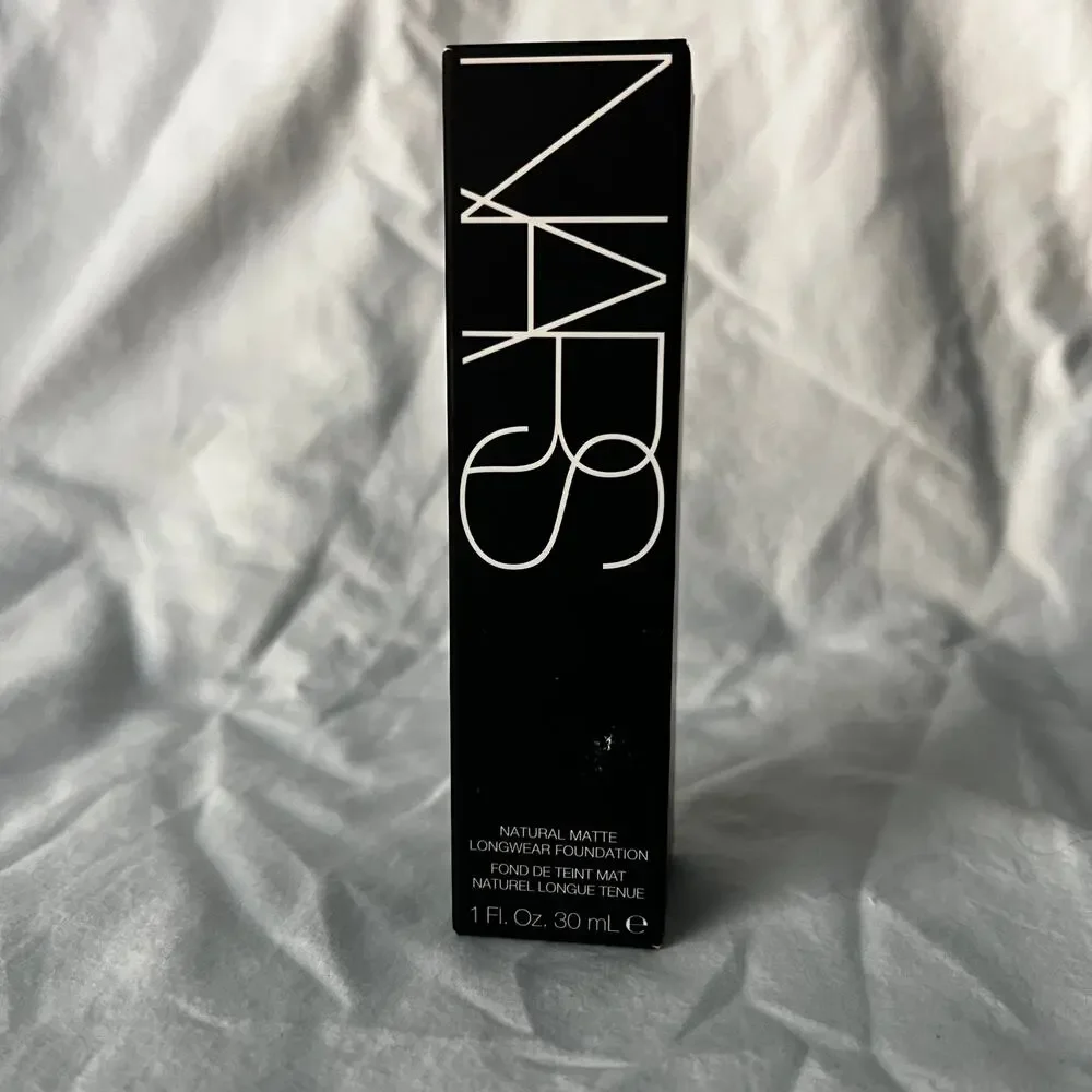 NARS Natural Matte Longwear Foundation | Lima